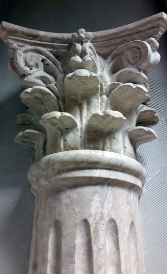 Полуколонна Corinf из Travertino classico (Crumar) Камины  